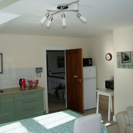 Glendalough Scenery Farmhouse Roundwood Extérieur photo