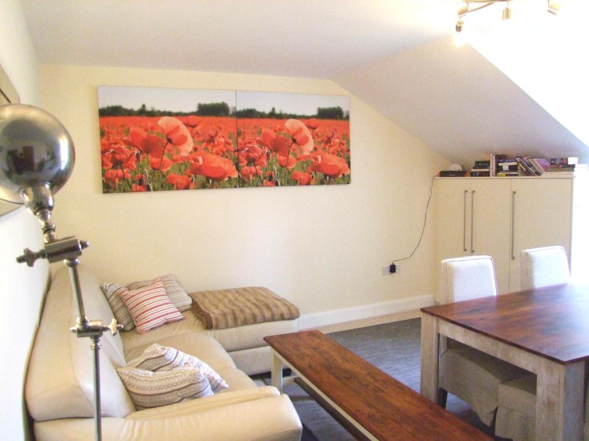 Glendalough Scenery Farmhouse Roundwood Extérieur photo